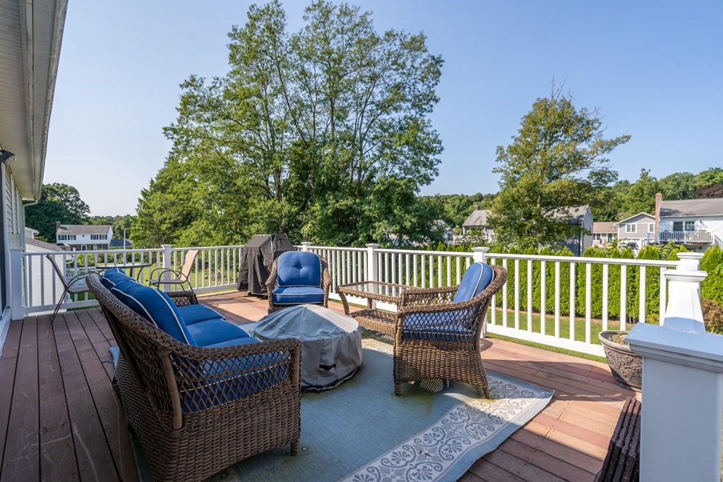 38 Bonnybrook Road Worcester, MA 01606 - Photo 7 of 28 Gallery Image 7