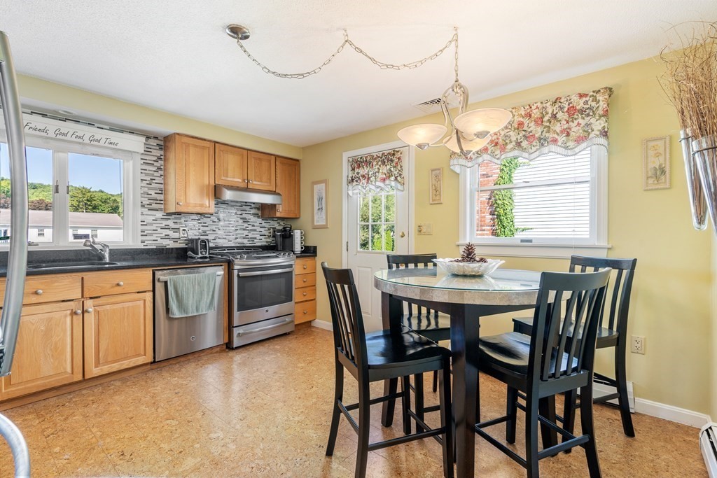 38 Bonnybrook Road Worcester, MA 01606 - Photo 10 of 28 Gallery Image 10
