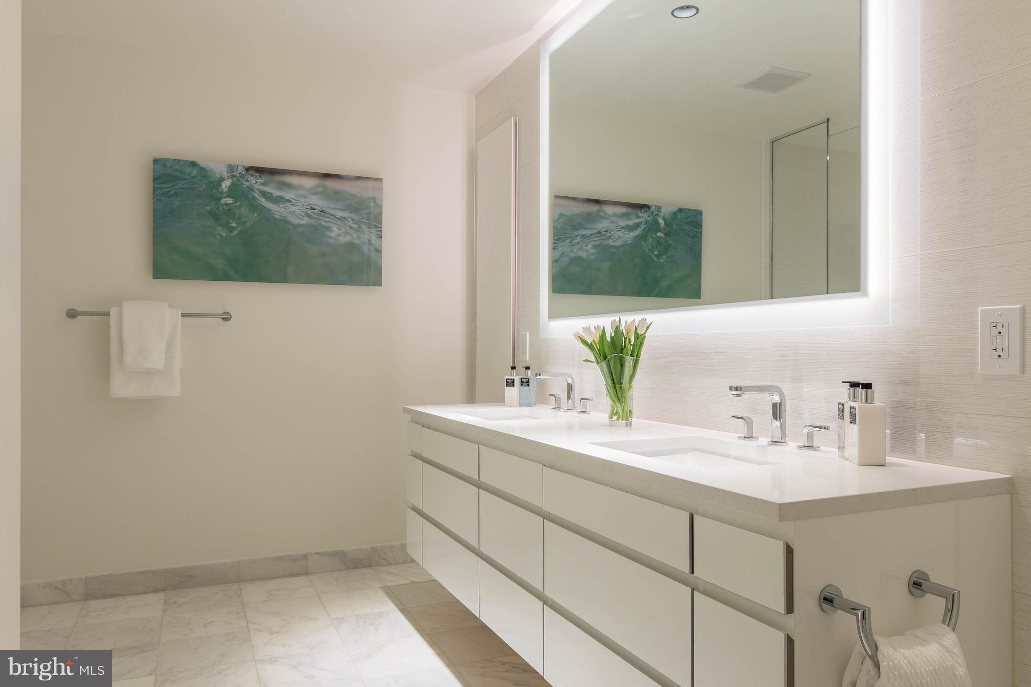 2501 M Street Northwest, Unit 508 Washington, DC 20037 - Photo 7 of 22 Bath (Master)