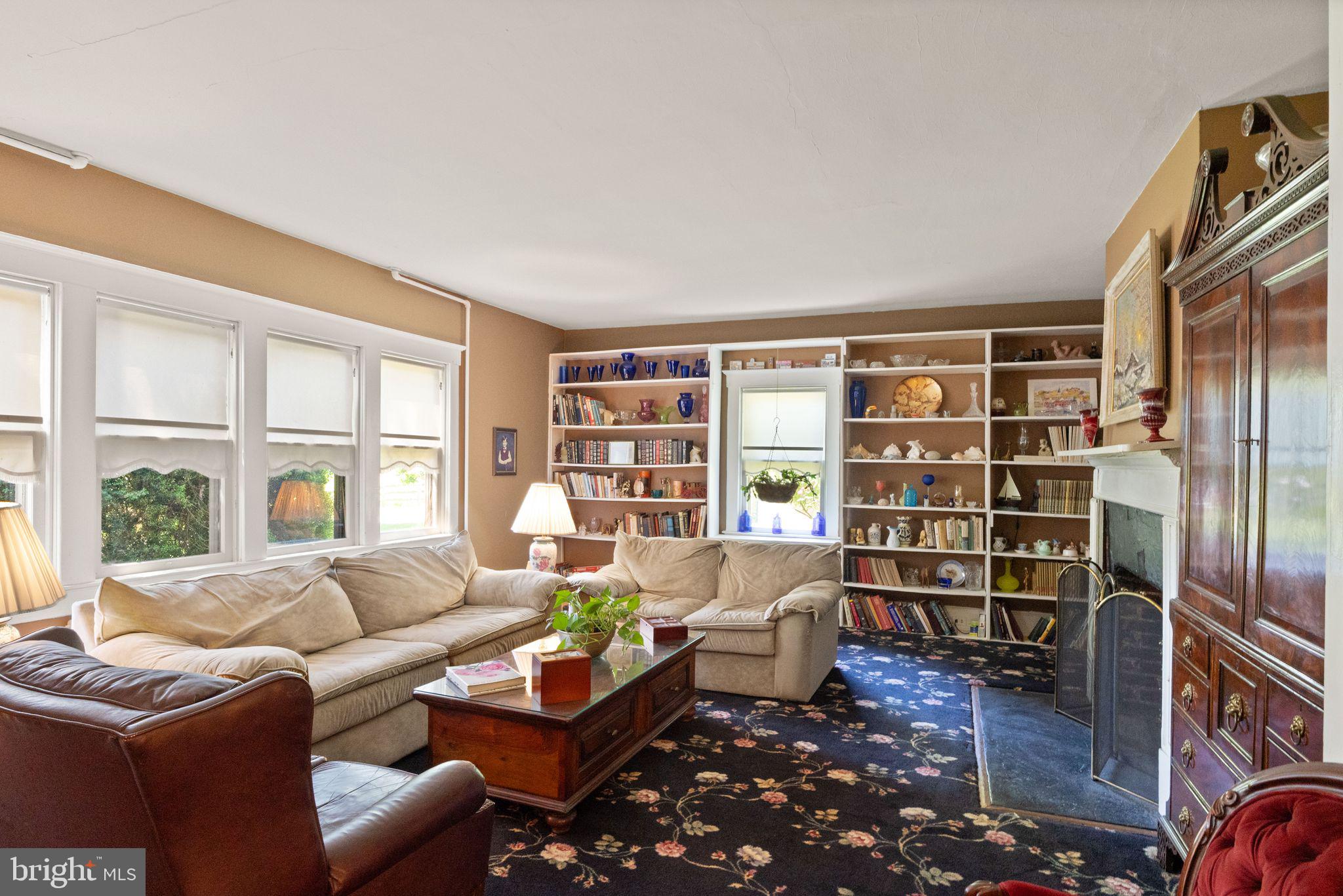 5102 Weston Road Warrenton, VA 20187 - Photo 13 of 65 Living room - 22'10" x 17'