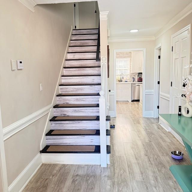 588 Freemans Walk Stone Mountain, GA 30083 - Photo 4 of 25 a view of entryway and hall with wooden floor