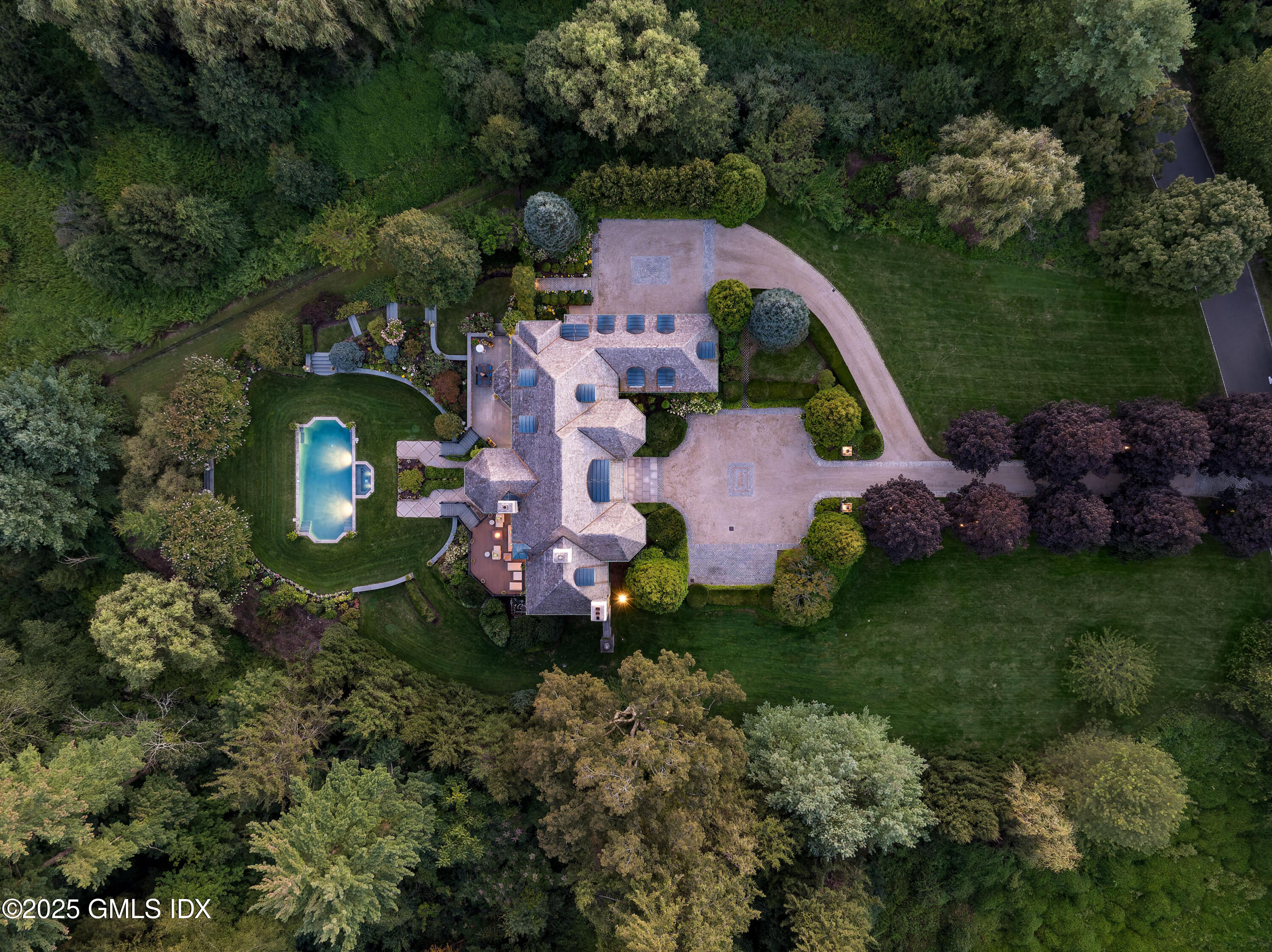 15 Andrews Farm Road Greenwich, CT 06831 - Photo 14 of 16 15 Andrews Farm Rd TWI 07 - PRINT