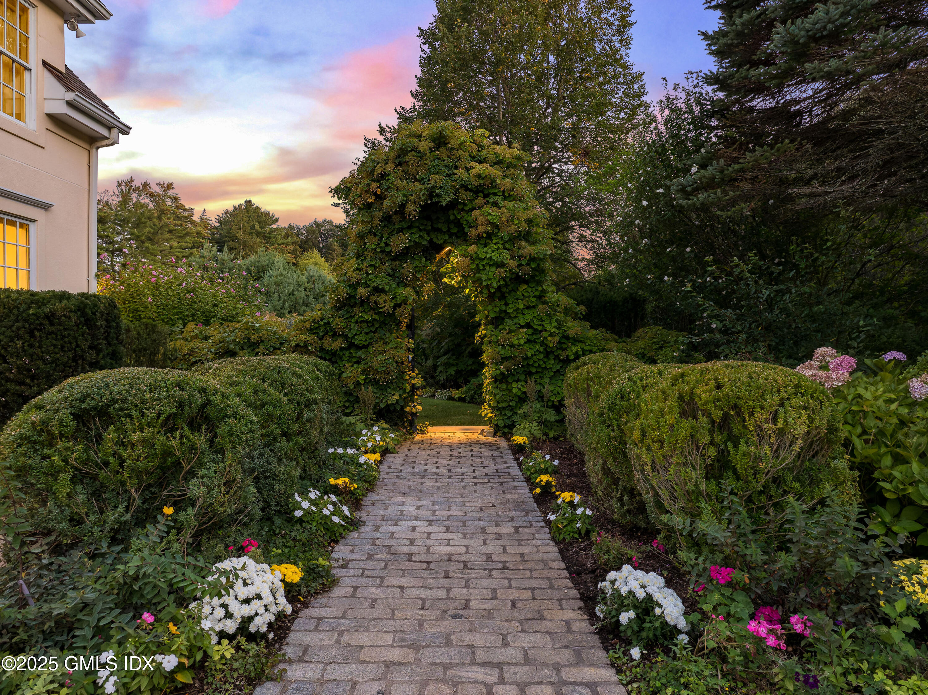 15 Andrews Farm Road Greenwich, CT 06831 - Photo 15 of 16 15 Andrews Farm Rd TWI 08 - PRINT