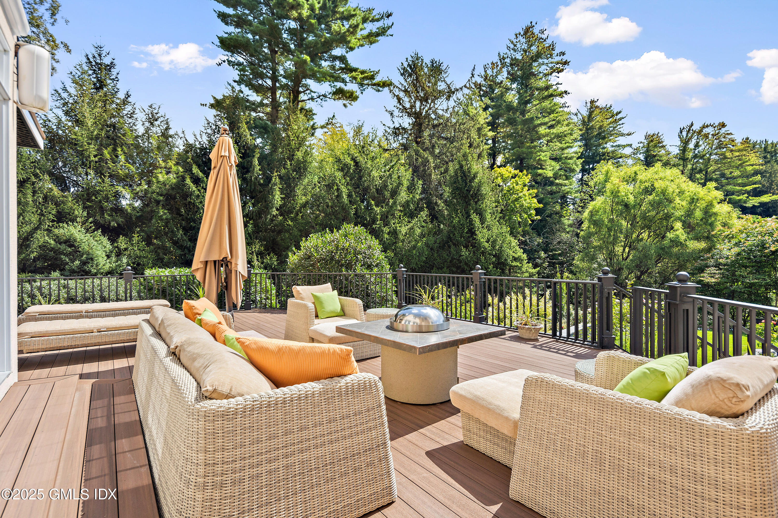 15 Andrews Farm Road Greenwich, CT 06831 - Photo 3 of 16 15 Andrew's Farm Greenwich CT-63