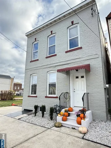 a car parked in front of a building