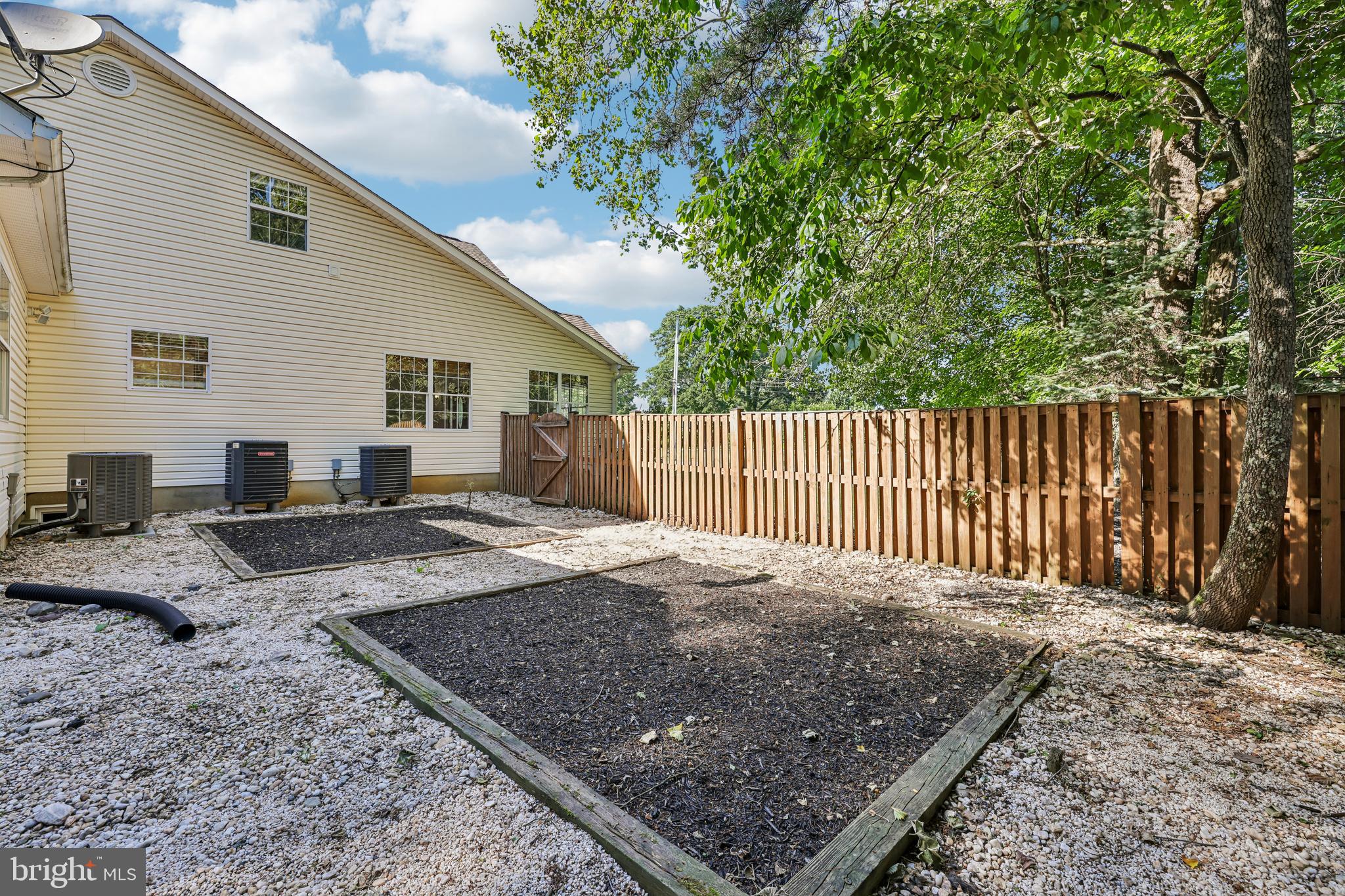 683 Powhatan Beach Road Pasadena, MD 21122 - Photo 63 of 70 Back Exterior
