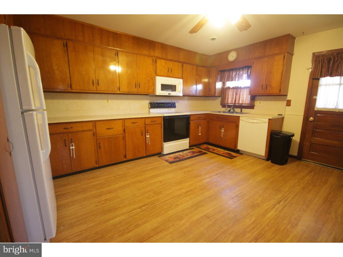 222 Youngs Road Hamilton, NJ 08619 - Photo 2 of 23 Kitchen