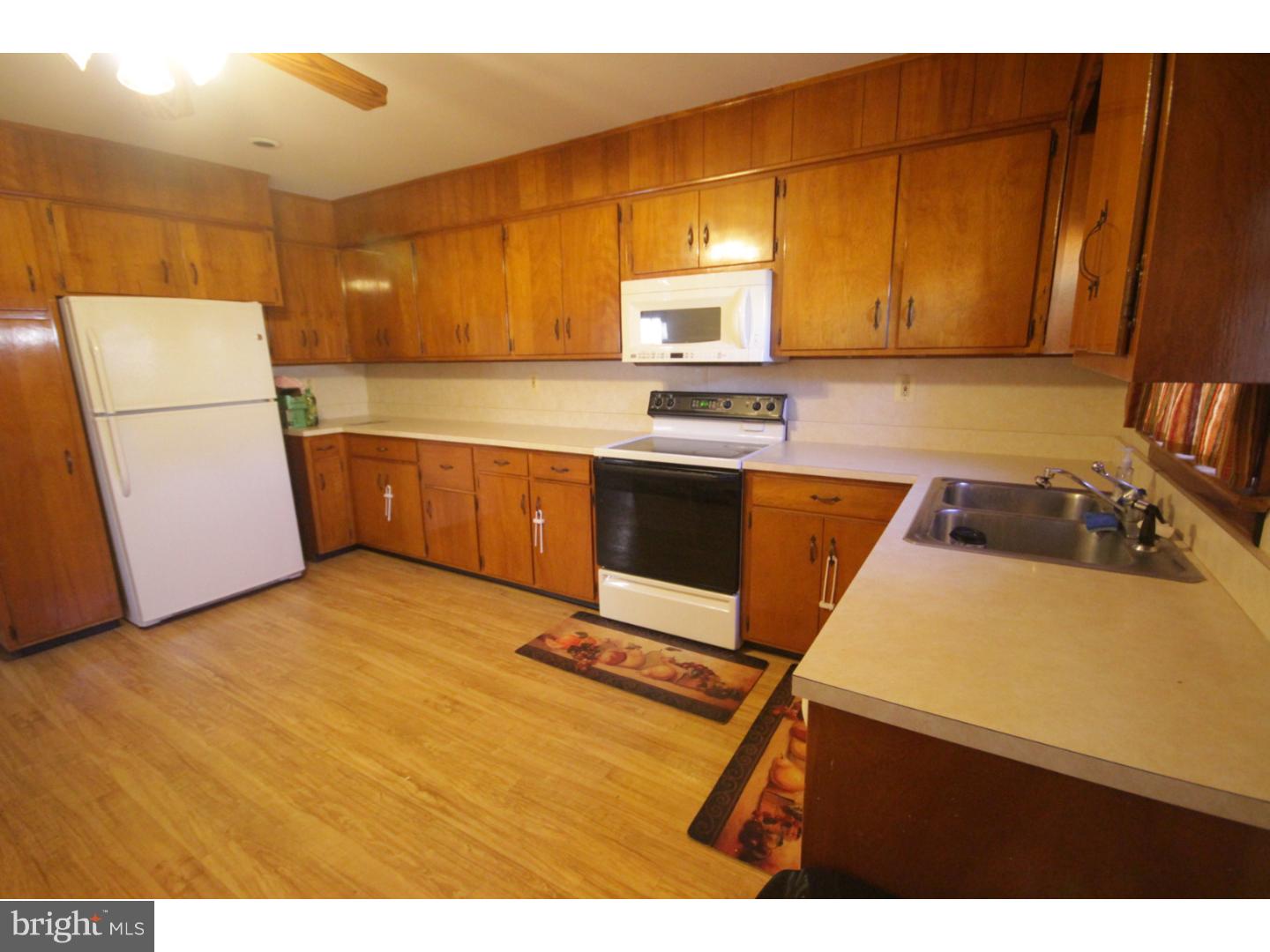 222 Youngs Road Hamilton, NJ 08619 - Photo 3 of 23 Kitchen
