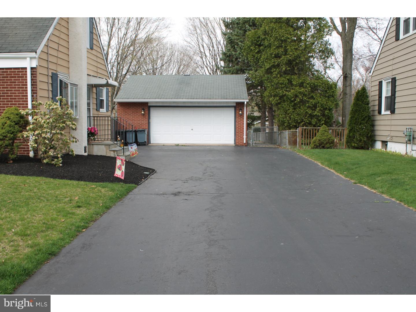 222 Youngs Road Hamilton, NJ 08619 - Photo 21 of 23 Driveway