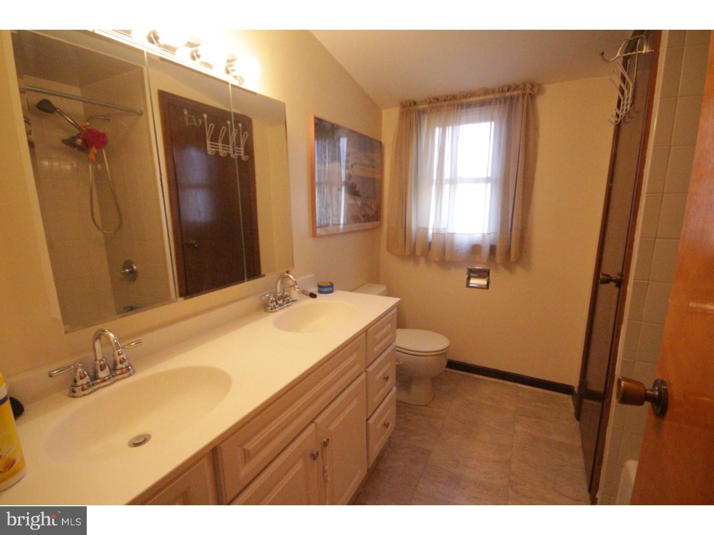 222 Youngs Road Hamilton, NJ 08619 - Photo 10 of 23 Bathroom