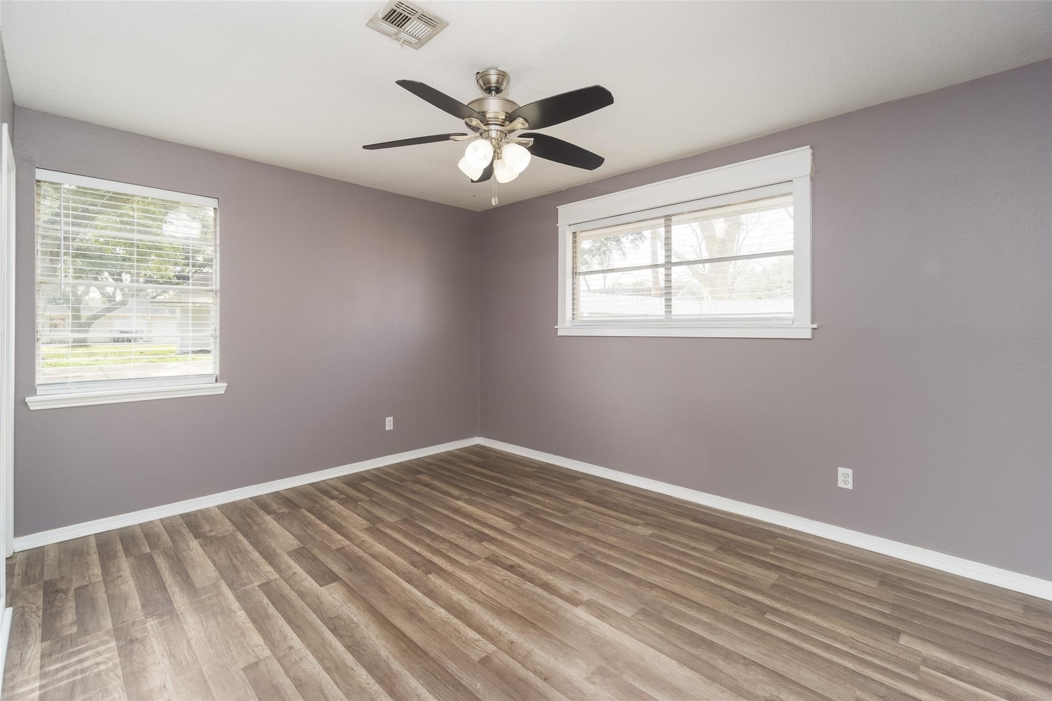 4604 South Tower Road Santa Fe, TX 77517 - Photo 12 of 28 a view of room with window and ceiling fan