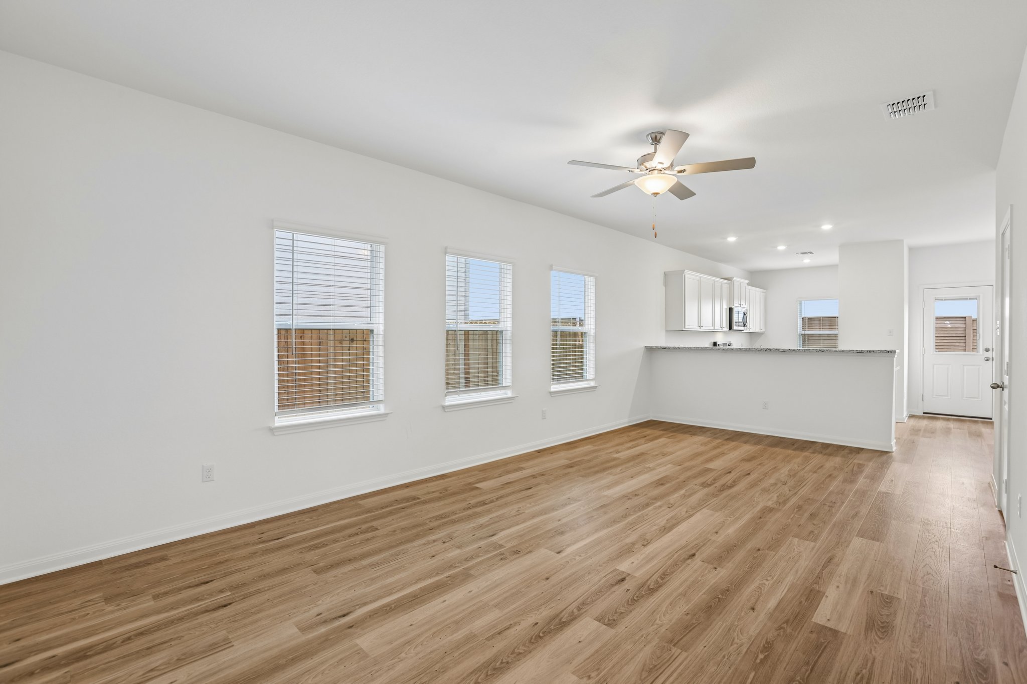 18400 Stellers Sea Street Elgin, TX 78621 - Photo 6 of 40