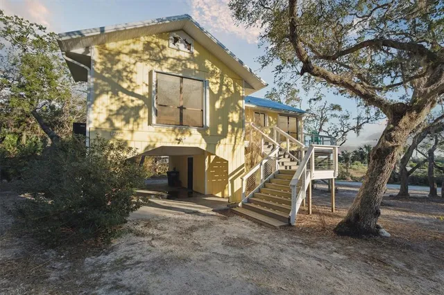 $535,000 | 12631 Hodgson Avenue, Cedar Key, FL 32625