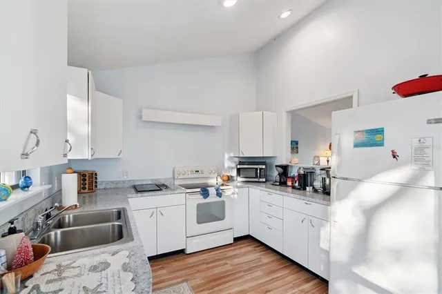 $535,000 | 12631 Hodgson Avenue, Cedar Key, FL 32625