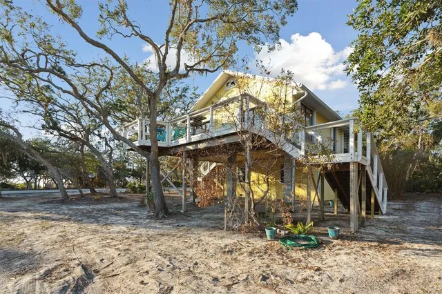 $535,000 | 12631 Hodgson Avenue, Cedar Key, FL 32625