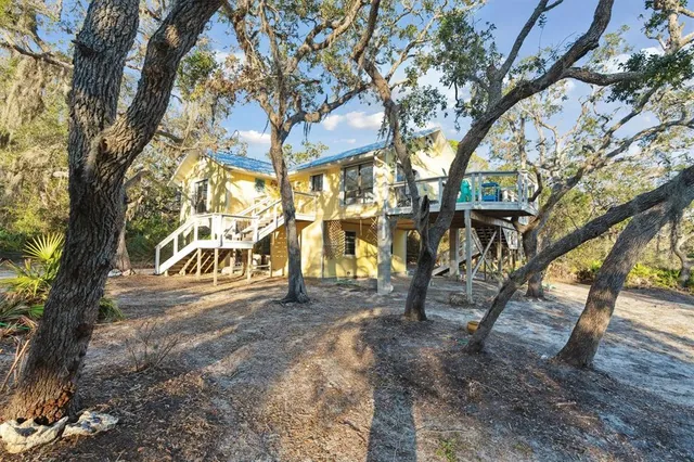 $535,000 | 12631 Hodgson Avenue, Cedar Key, FL 32625