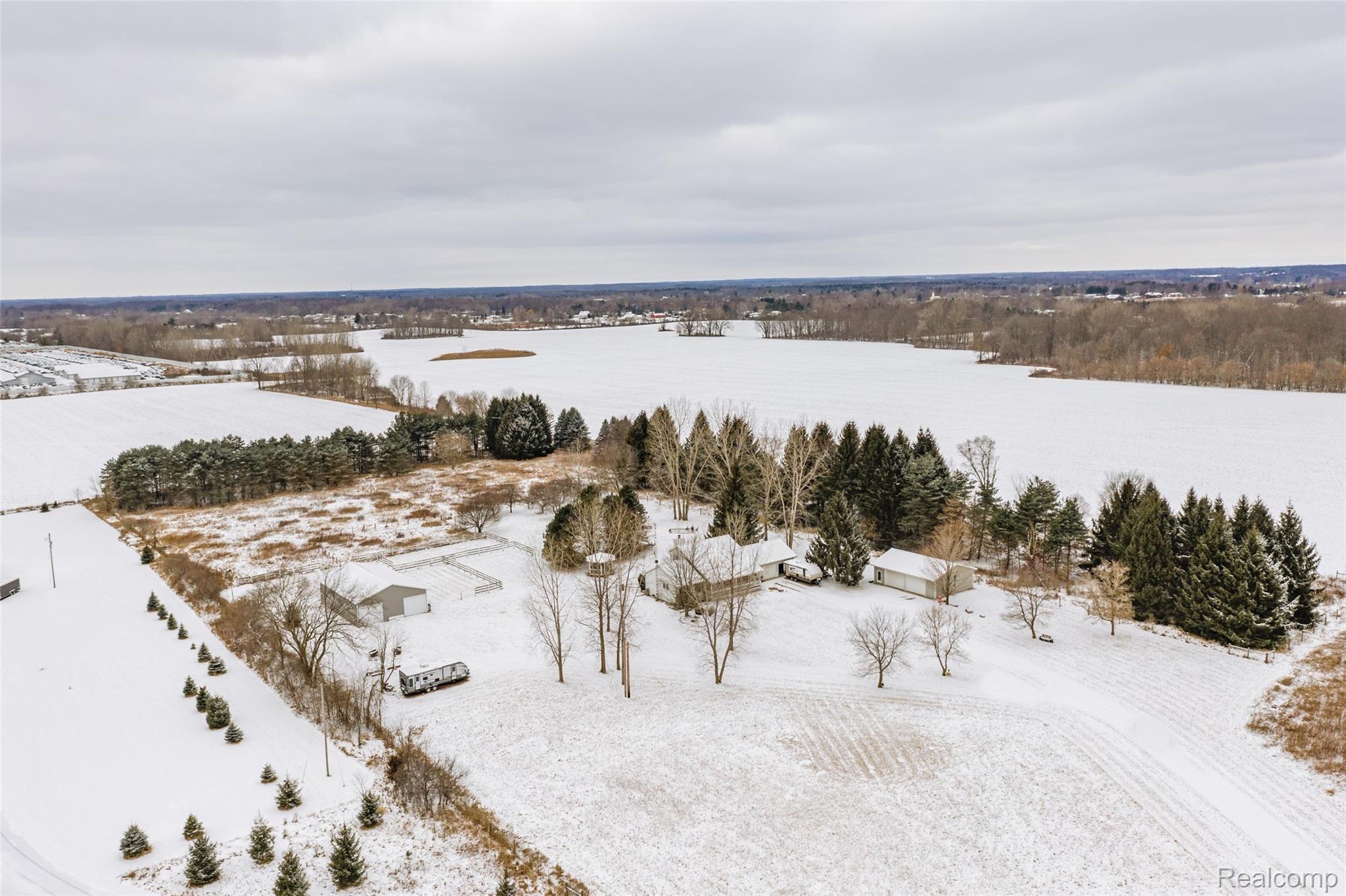 4489 North Oak Road Davison, MI 48423 - Photo 36 of 42 4489 N Oak Rd-37.jpg