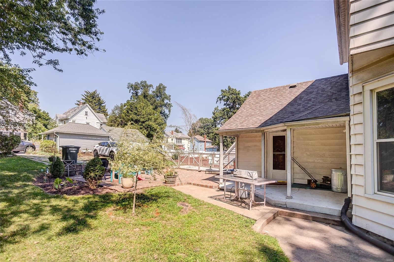 1612 Maple Street Alton, IL 62002 - Photo 4 of 28 Gallery Image 4