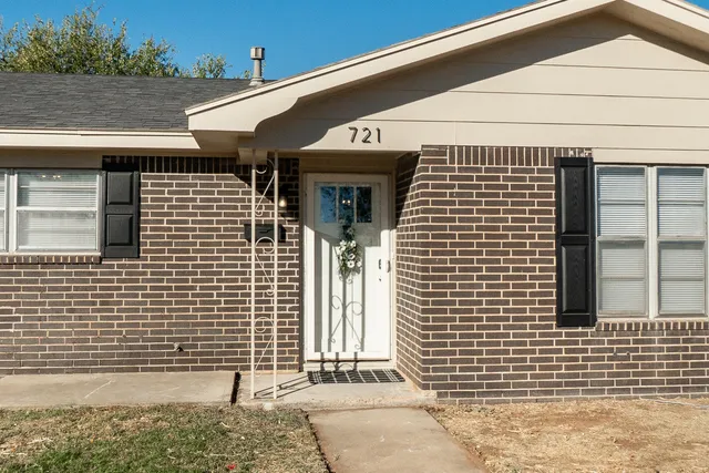 $135,000 | 721 North Floyd Avenue, Tulia, TX 79088