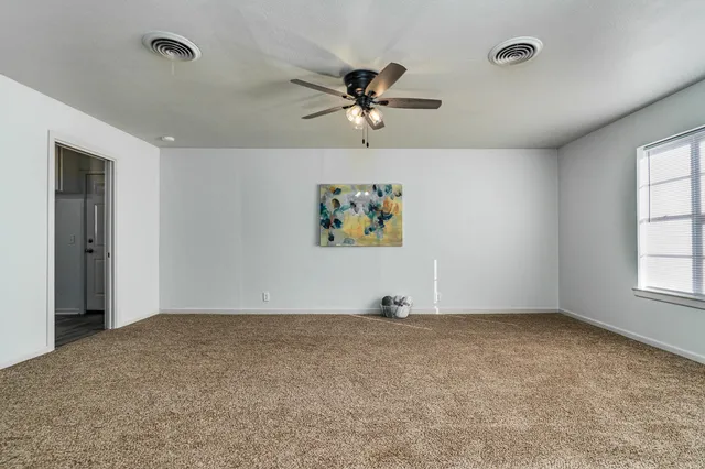 $135,000 | 721 North Floyd Avenue, Tulia, TX 79088