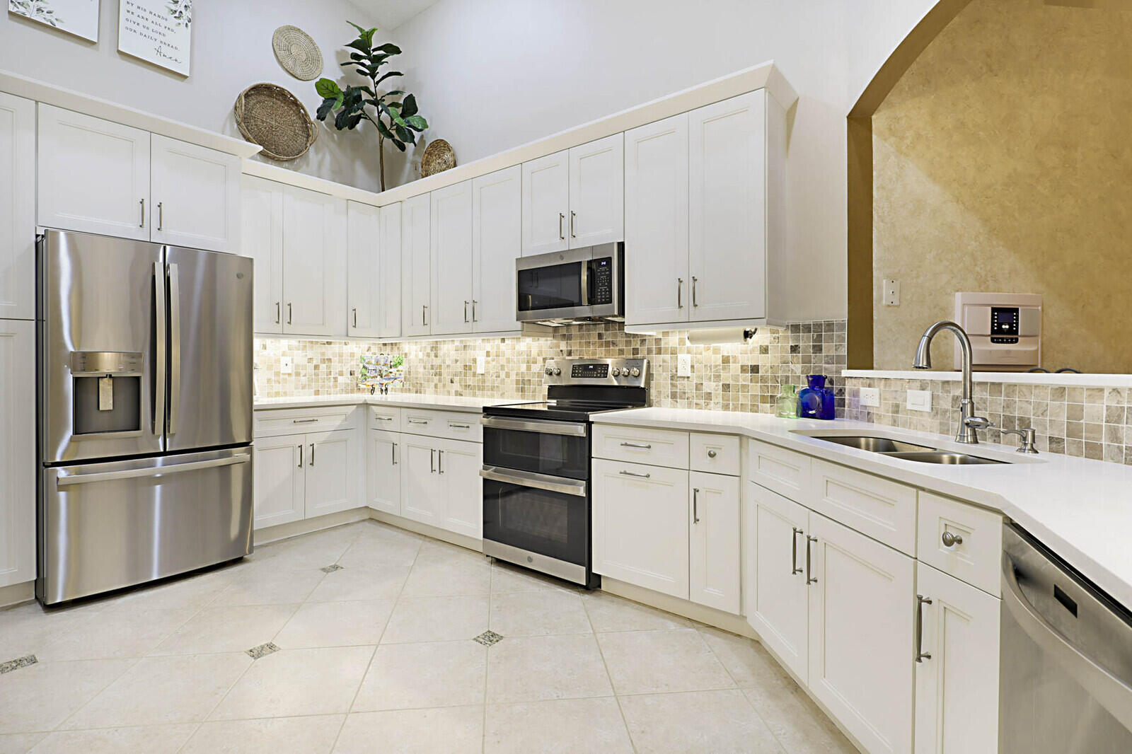 23077 Addison Lakes Circle Boca Raton, FL 33433 - Photo 11 of 47 Kitchen