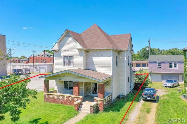 $45,100 | 2117 Edison Avenue, Granite City, IL 62040