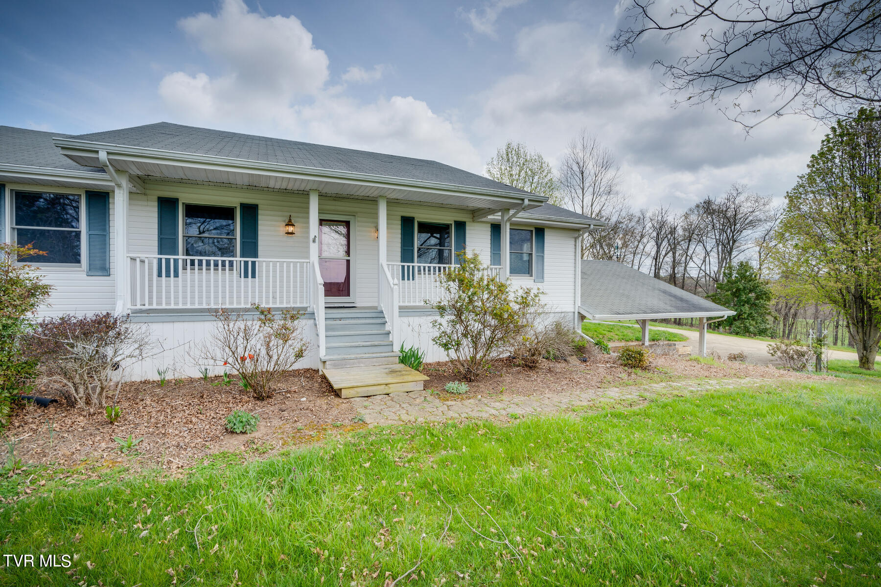 2120 Bright Hope Road Greeneville, TN 37743 - Photo 4 of 62 004