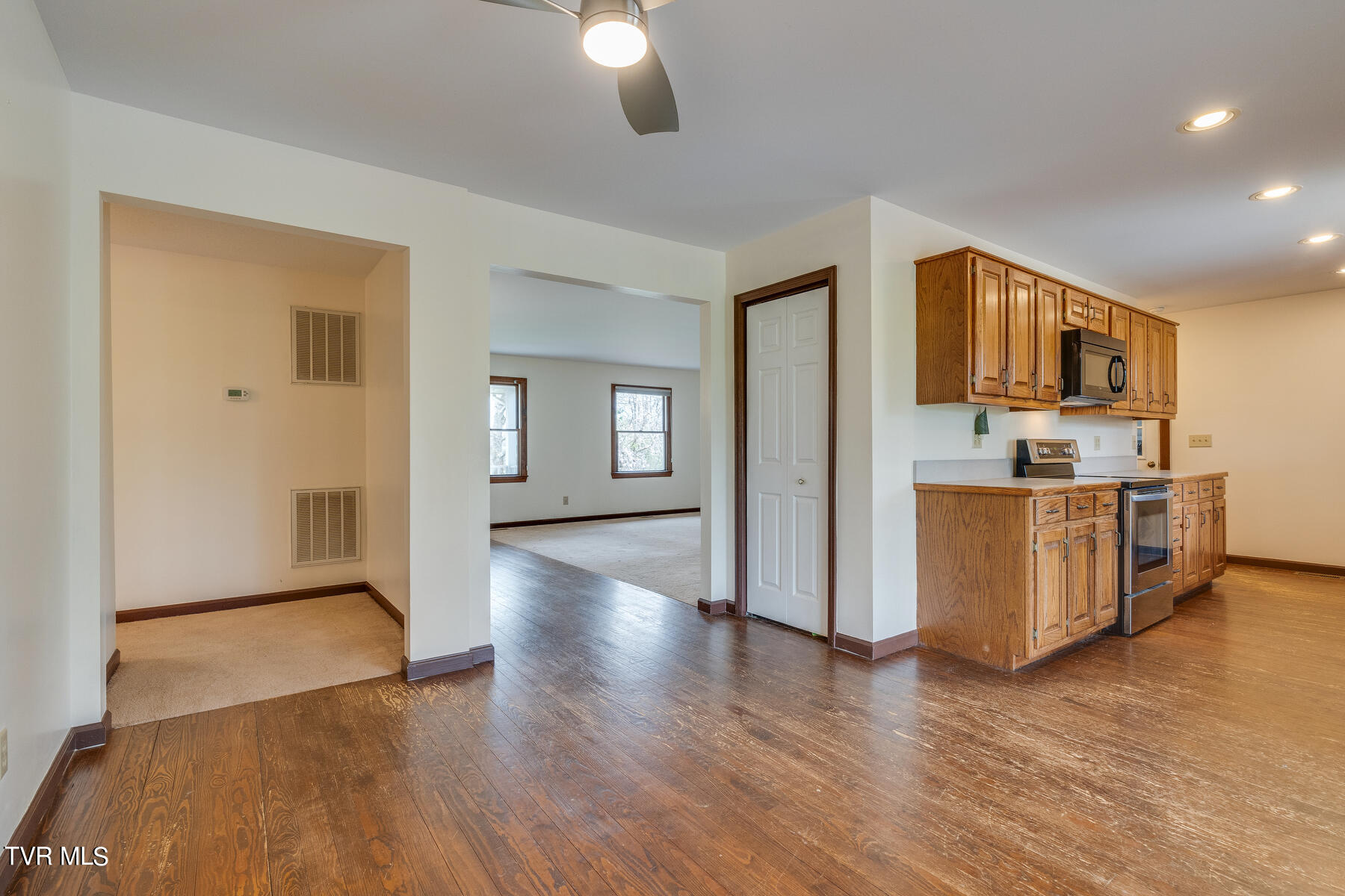 2120 Bright Hope Road Greeneville, TN 37743 - Photo 10 of 62 010