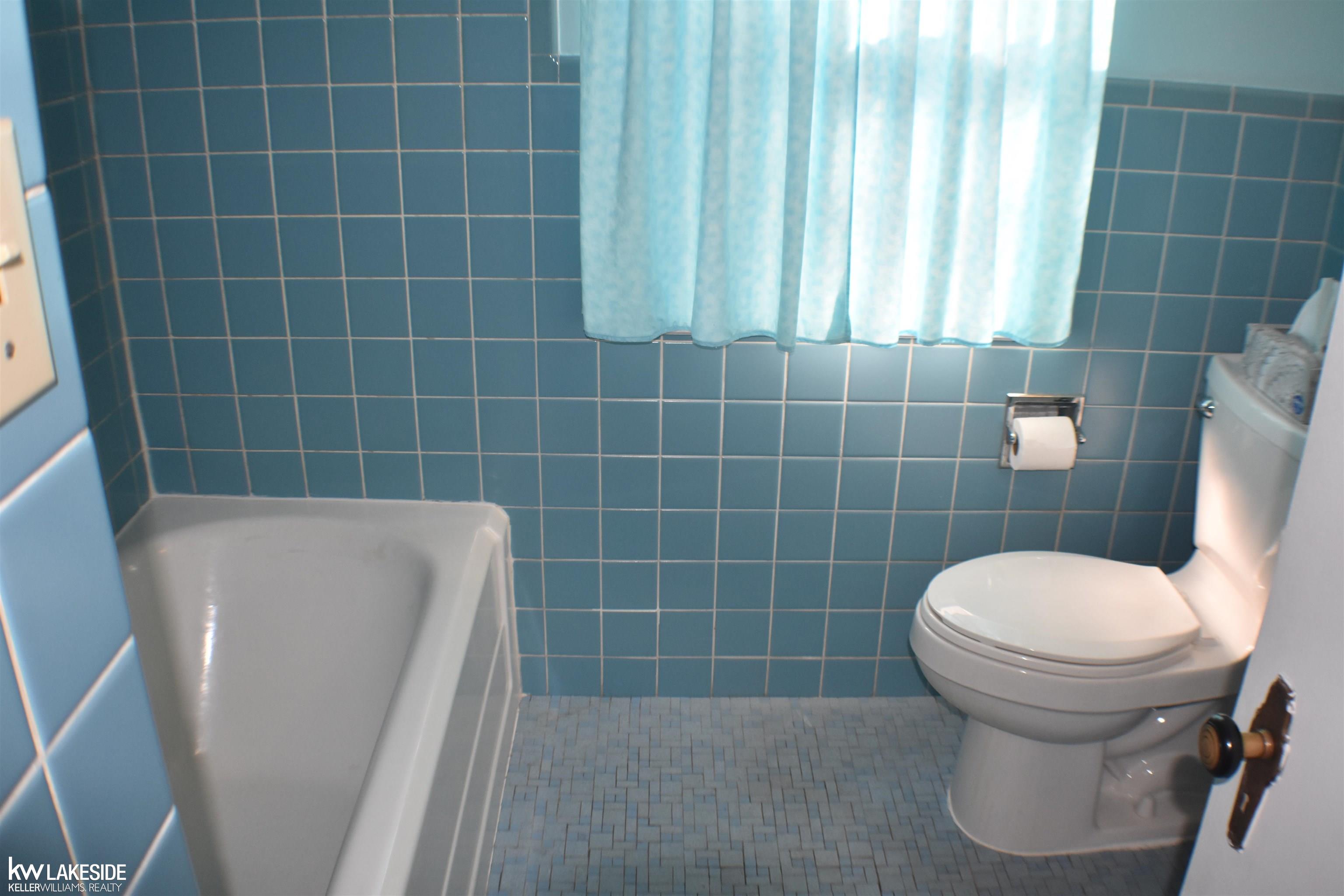 1713 Hampton Road Grosse Pointe Woods, MI 48236 - Photo 18 of 37 Gallery Image 18