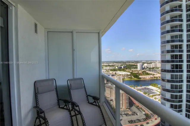$2,850 | 9195 Collins Avenue, Unit 613, Surfside, FL 33154
