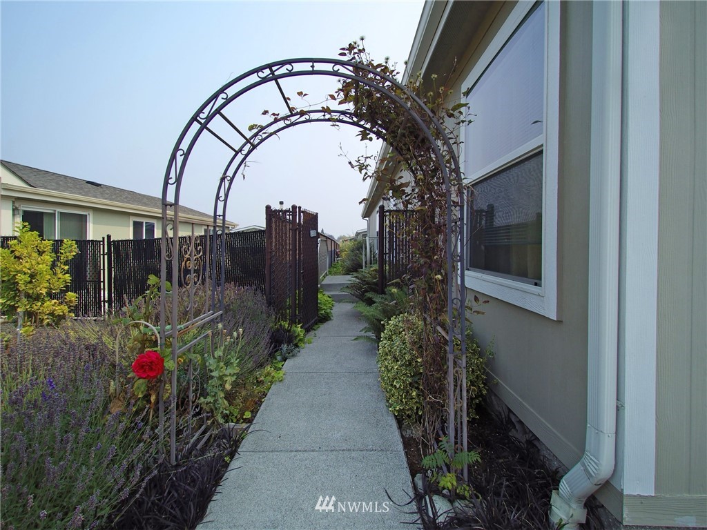 770 West Heritage Loop Sequim, WA 98382 - Photo 2 of 25