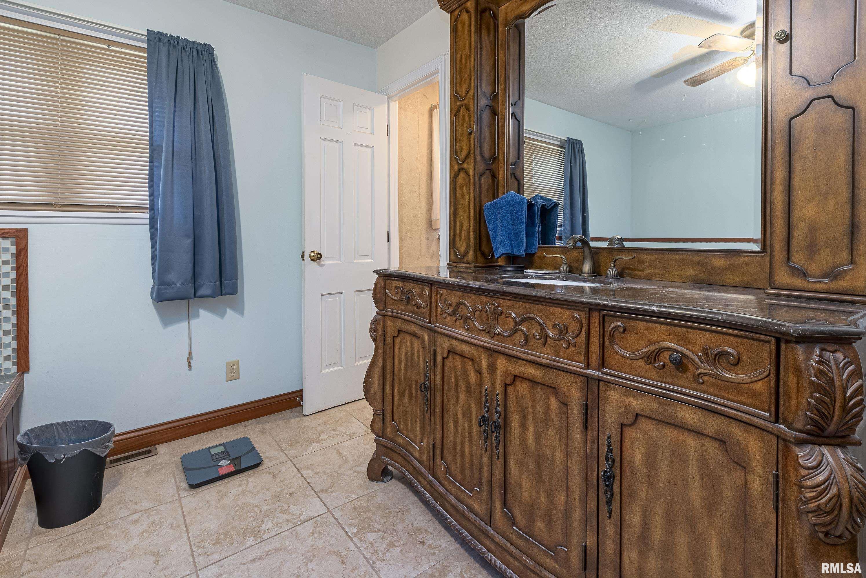 14378 Mustang Road Marion, IL 62959 - Photo 13 of 38