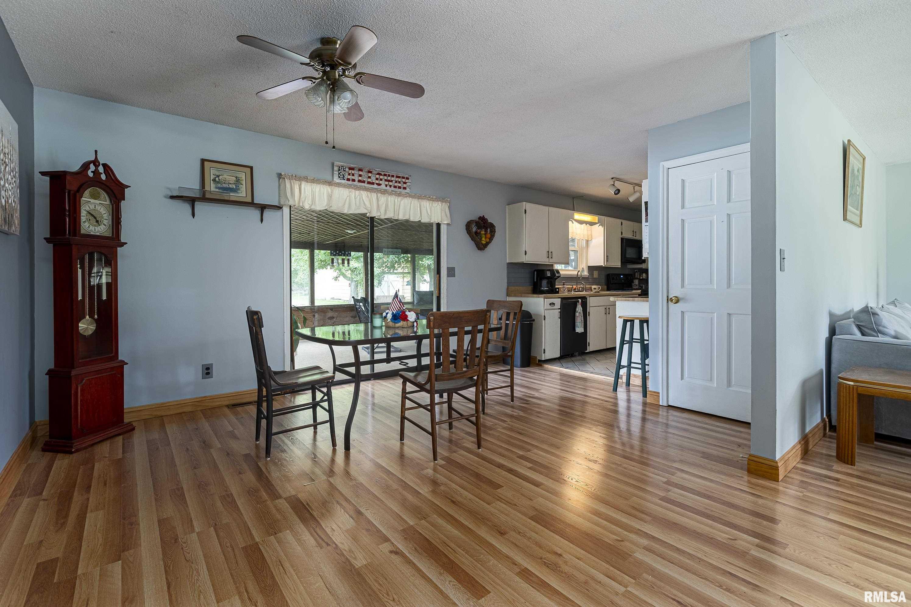 14378 Mustang Road Marion, IL 62959 - Photo 5 of 38