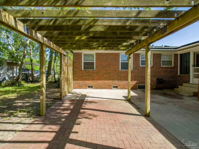 $1,895 | 1102 East Texar Drive, Pensacola, FL 32503