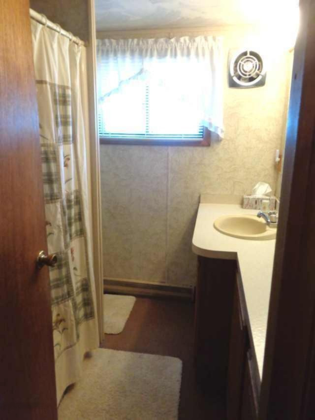301 Knott Road Niles, MI 49120 - Photo 16 of 57 Bathroom