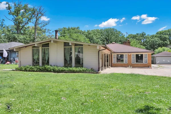 $329,000 | 23935 Kings Road, Crete, IL 60417