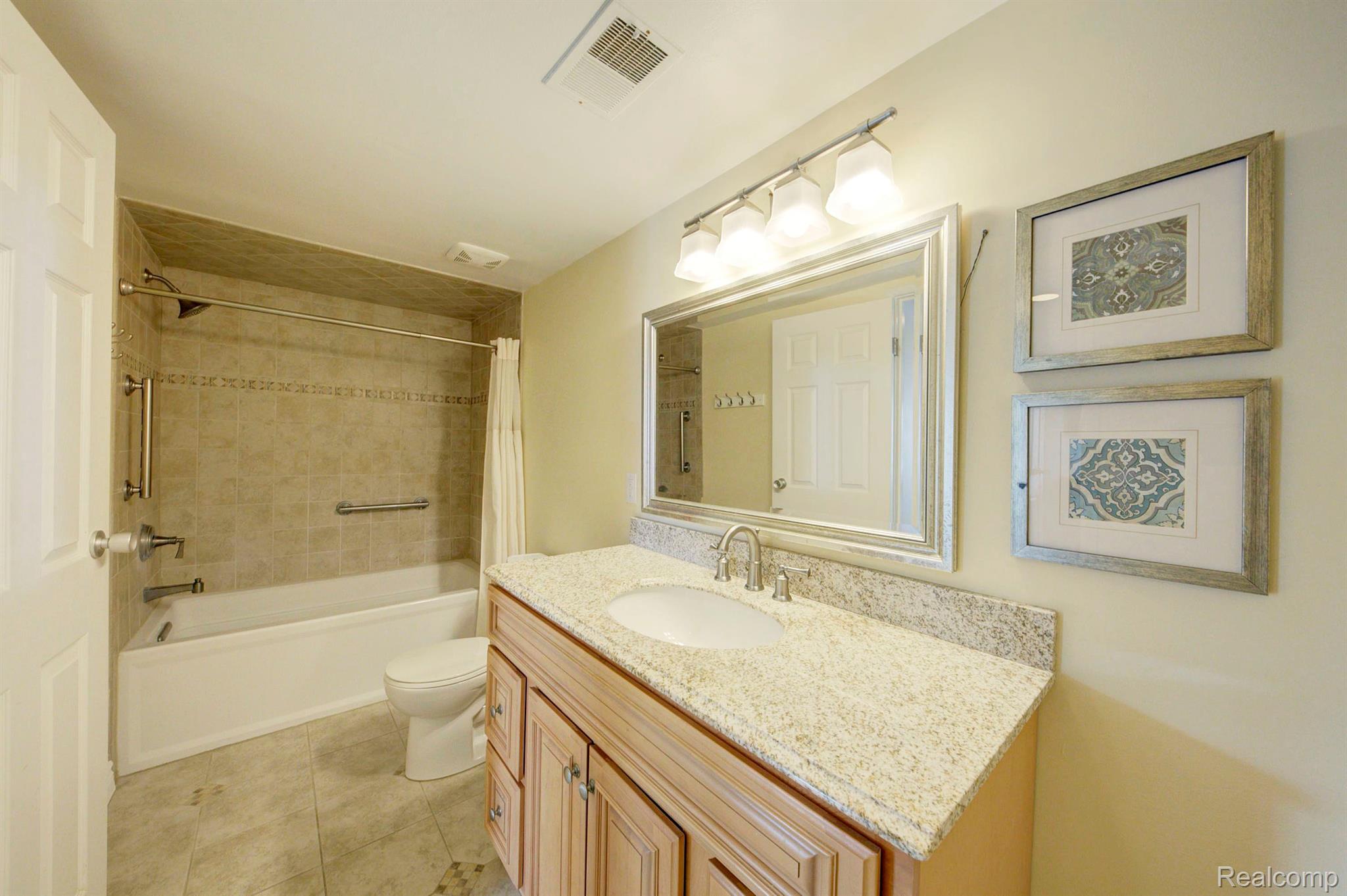 1325 South Maple Road, Unit 202 Ann Arbor, MI 48103 - Photo 17 of 30 1325 Maple #202