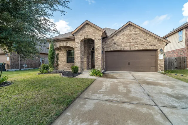 $2,650 | 2722 Kaman Lane, Pearland, TX 77581