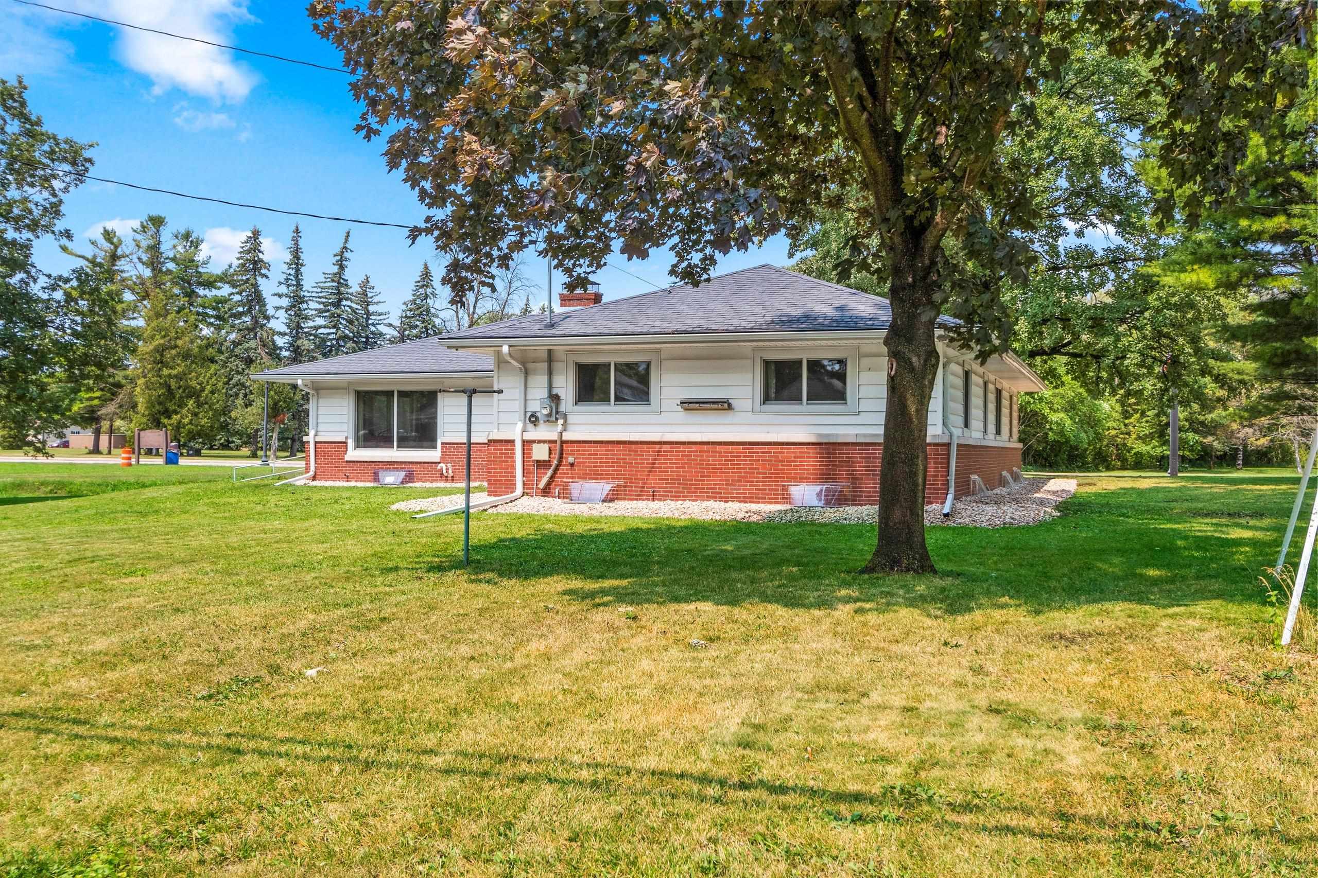 244 East Pulaski Street Pulaski, WI 54162 - Photo 2 of 59 Gallery Image 2