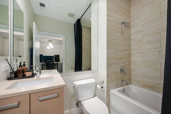 16 North Carpenter Street, Unit 4N Chicago, IL 60607 - Photo 11 of 19 Gallery Image 11