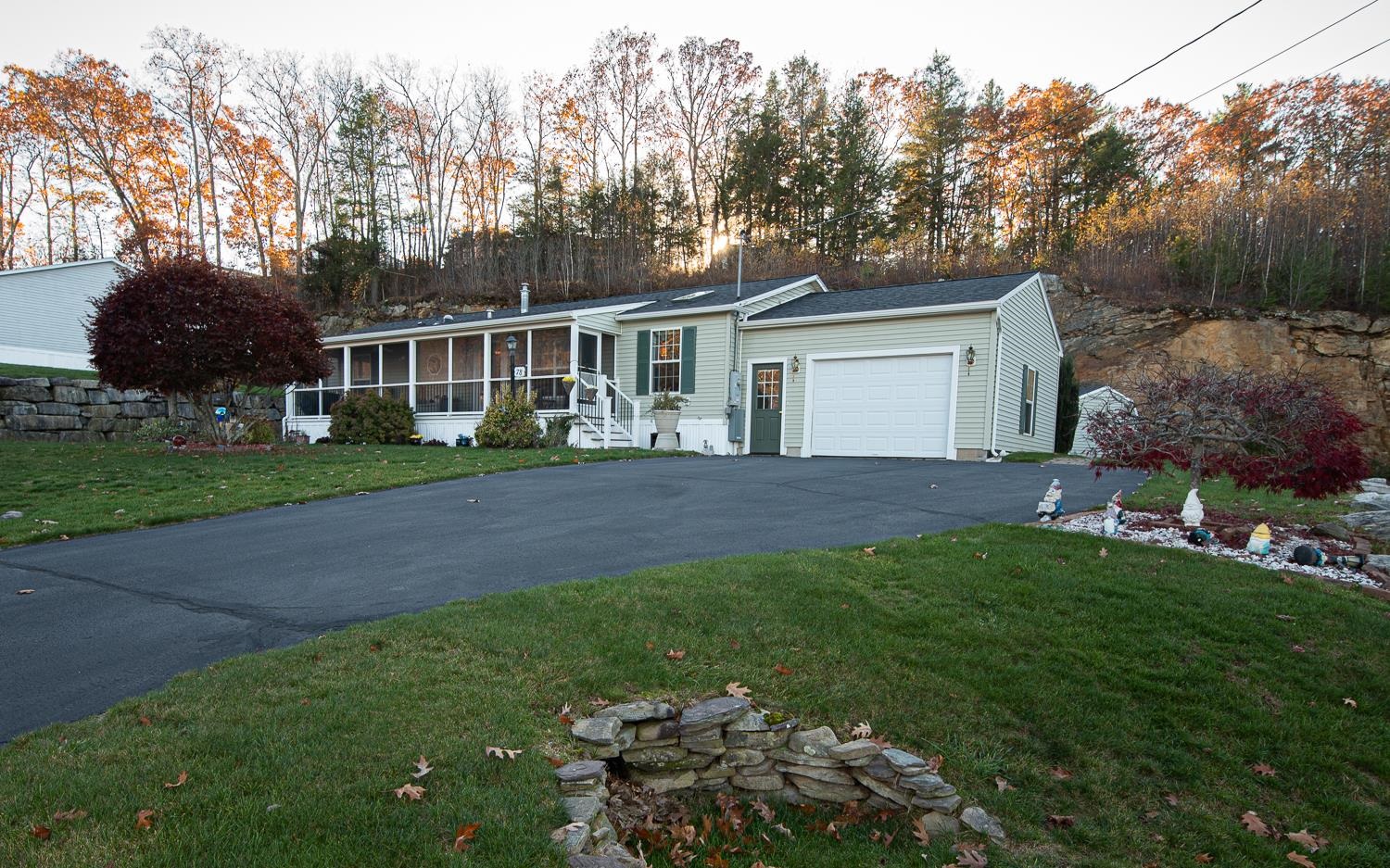 78 Freedom Hill Road Hampstead, NH 03841 - Photo 3 of 40