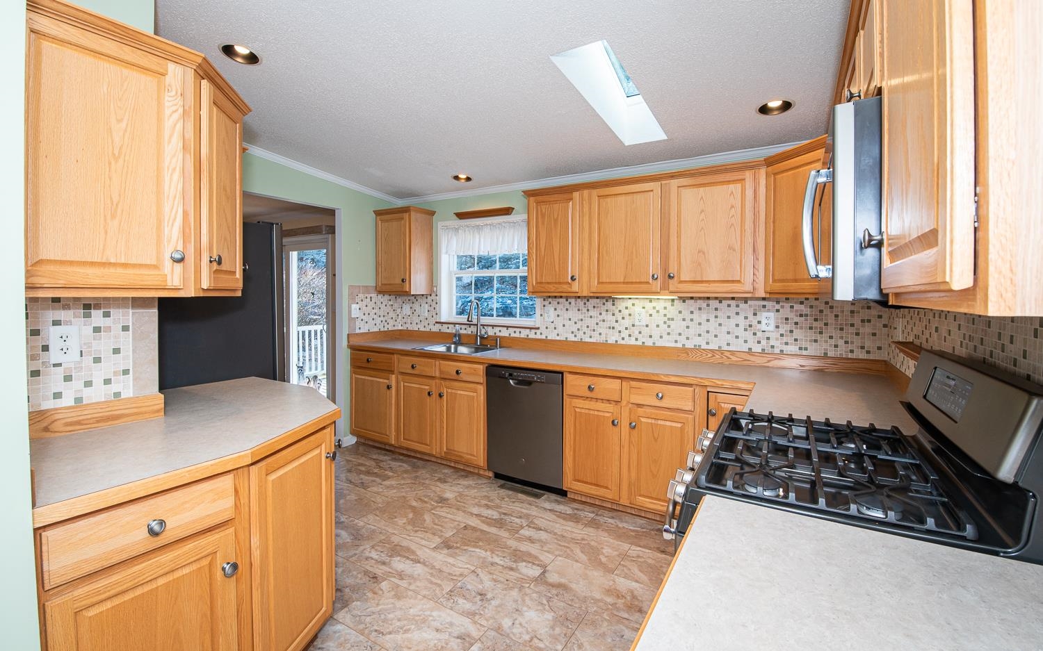 78 Freedom Hill Road Hampstead, NH 03841 - Photo 5 of 40