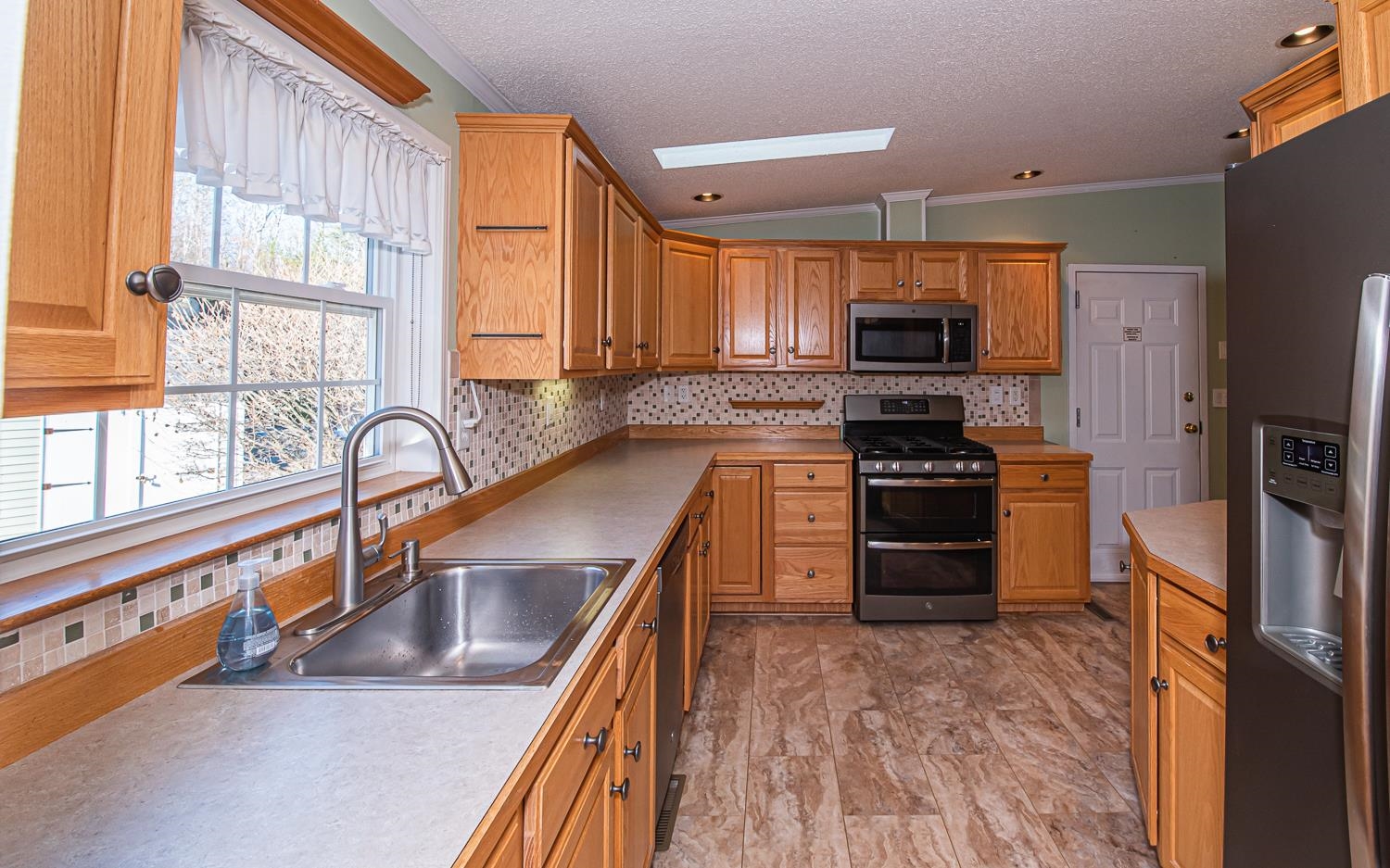 78 Freedom Hill Road Hampstead, NH 03841 - Photo 6 of 40