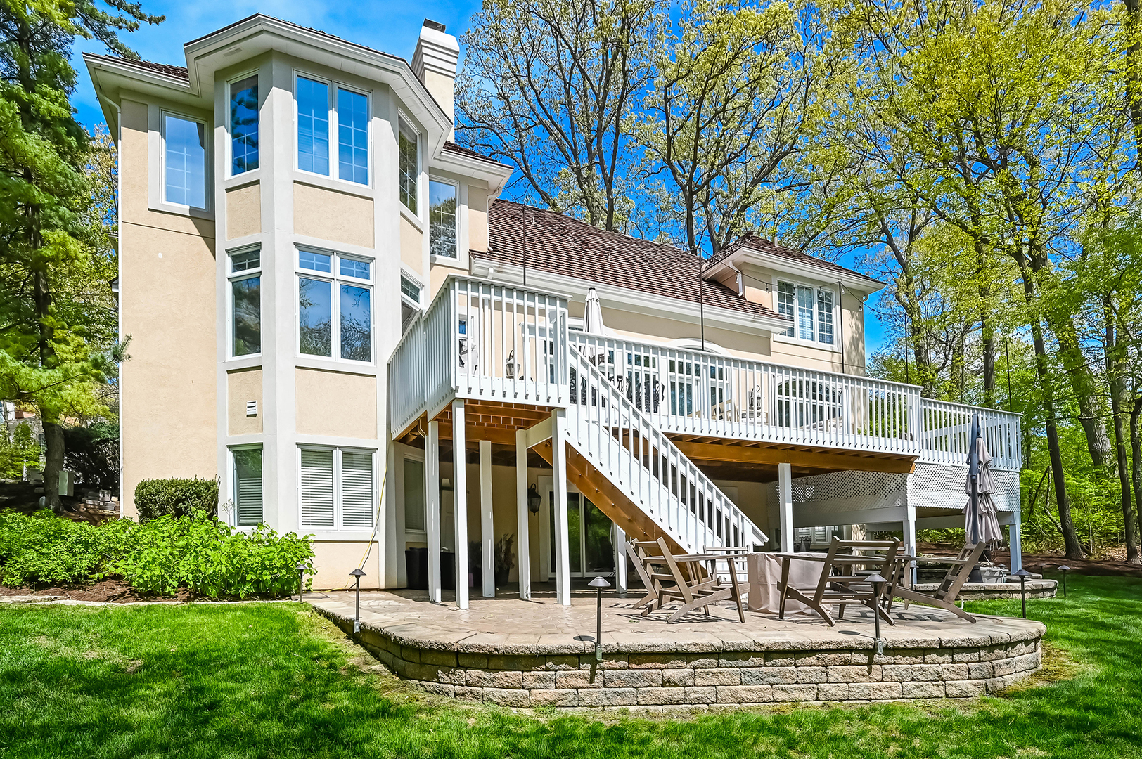 9301 Falling Waters Drive East Burr Ridge, IL 60527 - Photo 43 of 52 front view of a building with a fountain