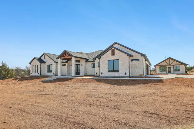 $950,000 | 138 Cloudwood Ranch Road, Briggs, TX 78608