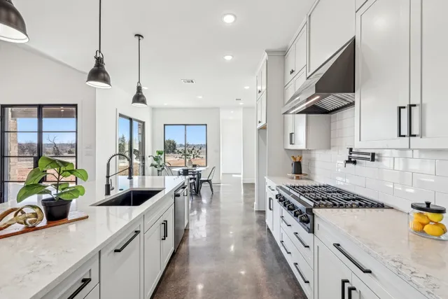 $950,000 | 138 Cloudwood Ranch Road, Briggs, TX 78608