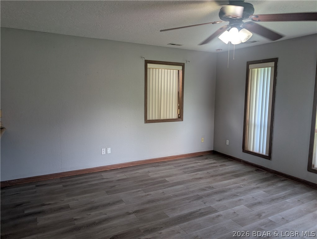 278 Ball Park Road Camdenton, MO 65020 - Photo 12 of 24 Living room