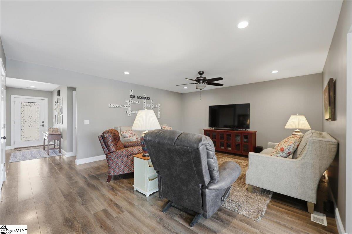 227 Forest Cove Road Anderson, SC 29626 - Photo 6 of 47