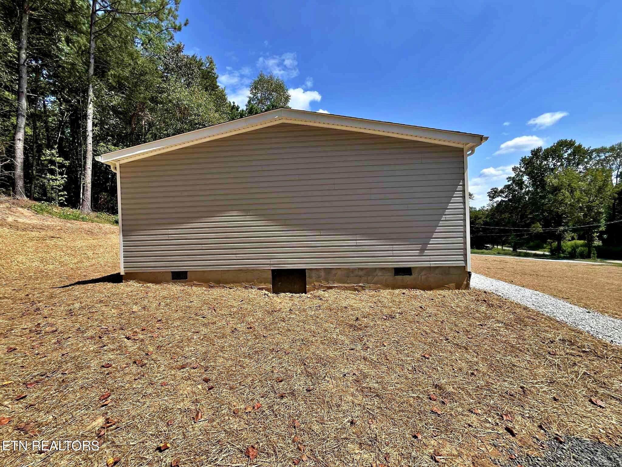 494 Oak Grove Road Decatur, TN 37322 - Photo 4 of 49 9b85f16f-f8ac-4cc7-a51d-bb27a4c6203b