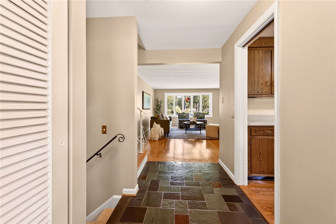 4 Countryside Road Perinton, NY 14450 - Photo 6 of 38 Gallery Image 6